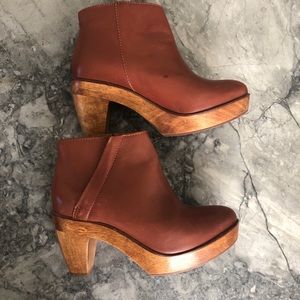 Brown wood sole heeled boots (KDB)